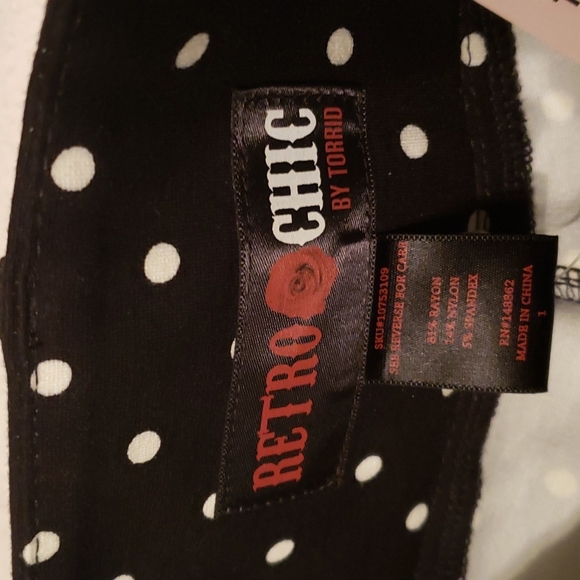 Torrid poke dot ponte leggings - Picture 4 of 6